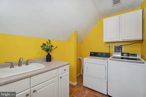 $1,100,000 | 201 Rawles Run Lane, Bryn Mawr, PA 19010