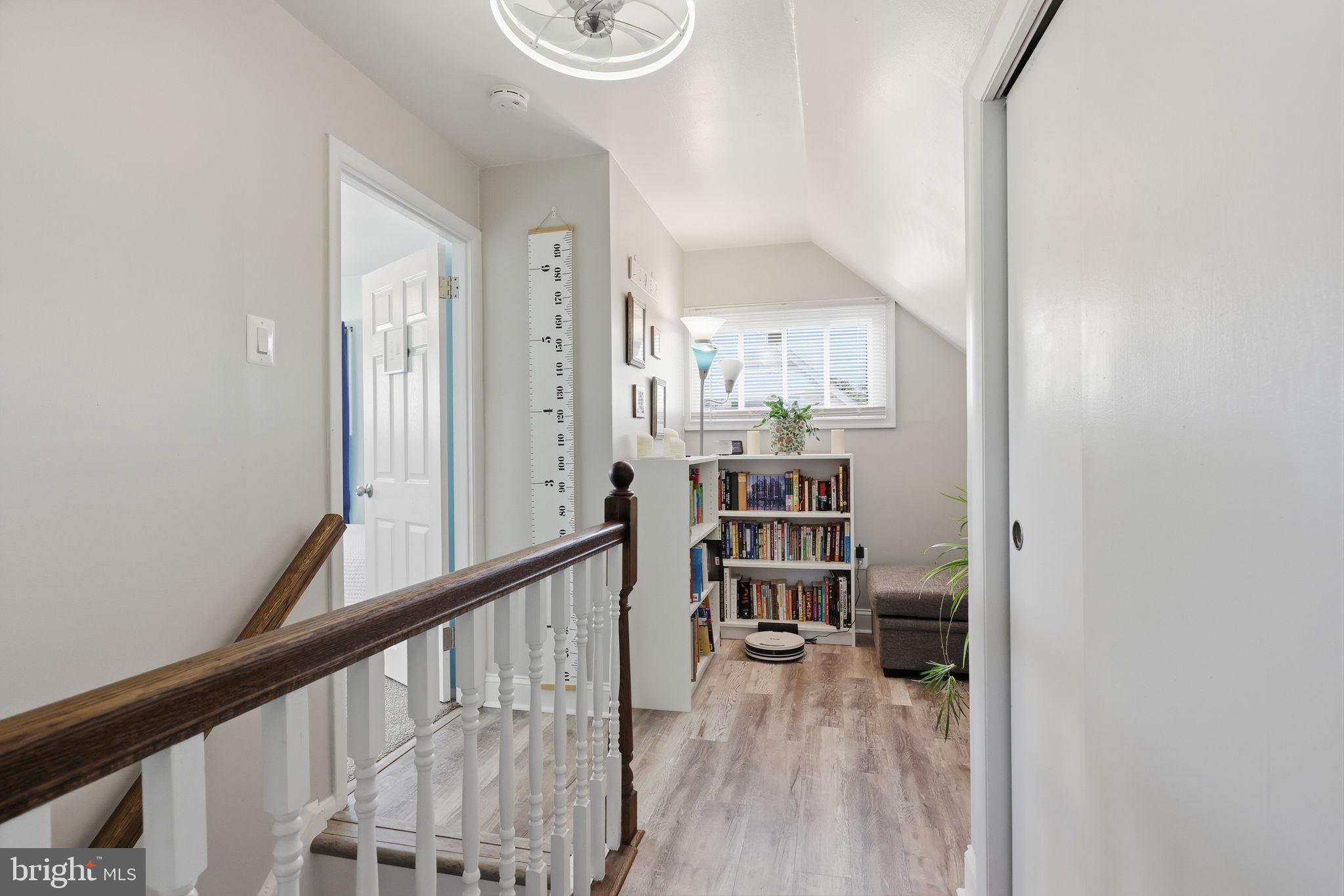 2808 Norcom Road Philadelphia, PA 19154 - Photo 28 of 37 Upper Level Hallway