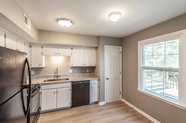 $1,350 | 406 Woodsman Court, Nashville, TN 37214