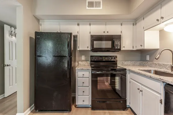 $1,350 | 406 Woodsman Court, Nashville, TN 37214