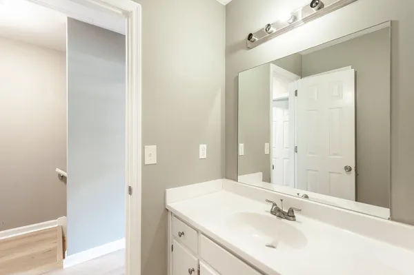 $1,350 | 406 Woodsman Court, Nashville, TN 37214