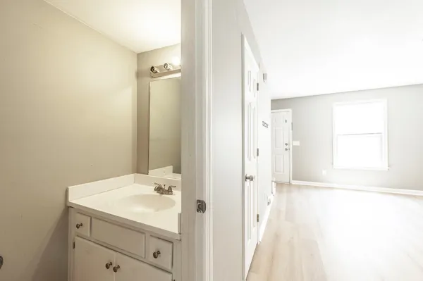 $1,350 | 406 Woodsman Court, Nashville, TN 37214