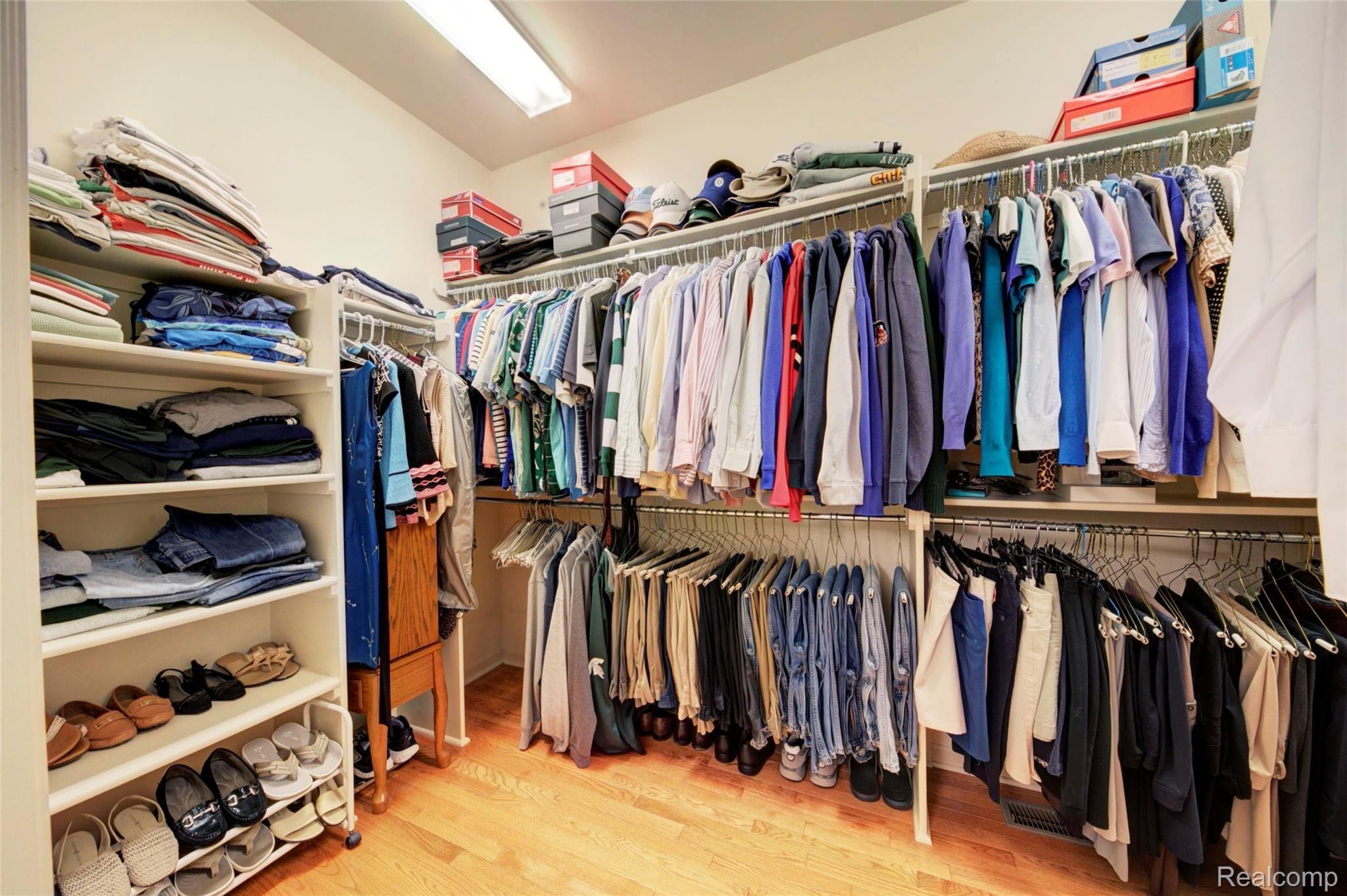 1517 Trinity Road Canton, MI 48187 - Photo 37 of 65 37 Master Closet.jpg