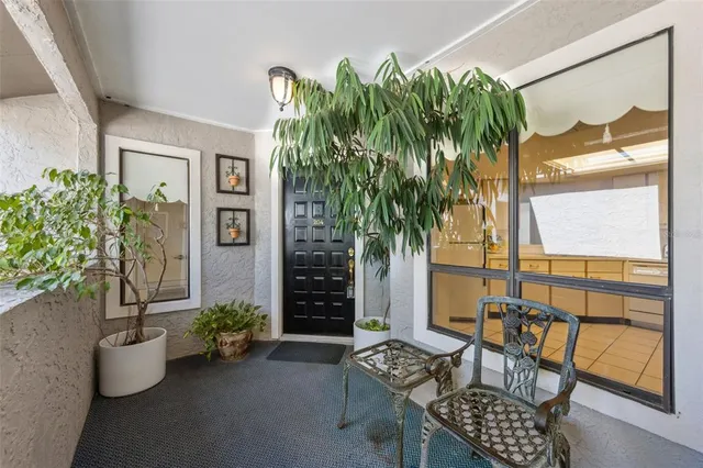 a view of outdoor space yard and porch