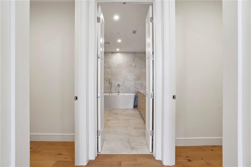 2425 Peachtree Road, Unit 501 Atlanta, GA 30305 - Photo 22 of 39 Gallery Image 22