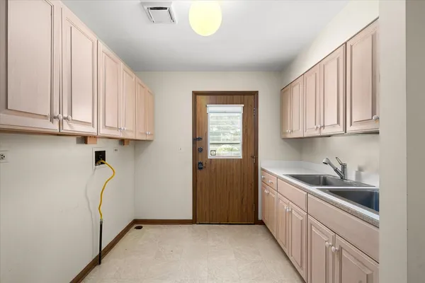 $625,000 | 9 Buckingham Drive, Sugar Grove, IL 60554