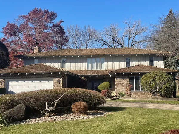 $625,000 | 9 Buckingham Drive, Sugar Grove, IL 60554