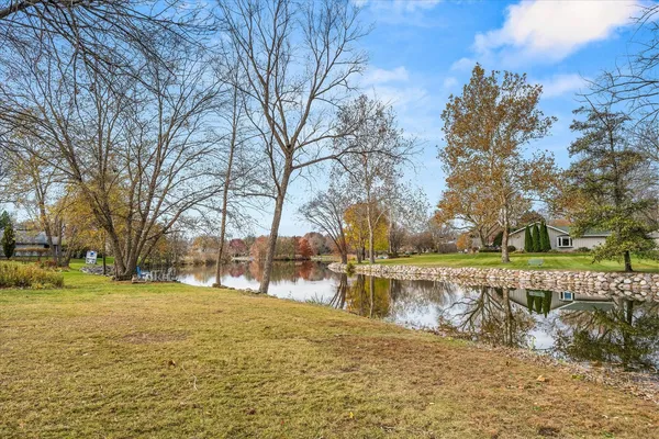 $625,000 | 9 Buckingham Drive, Sugar Grove, IL 60554