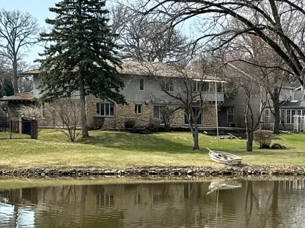 $625,000 | 9 Buckingham Drive, Sugar Grove, IL 60554