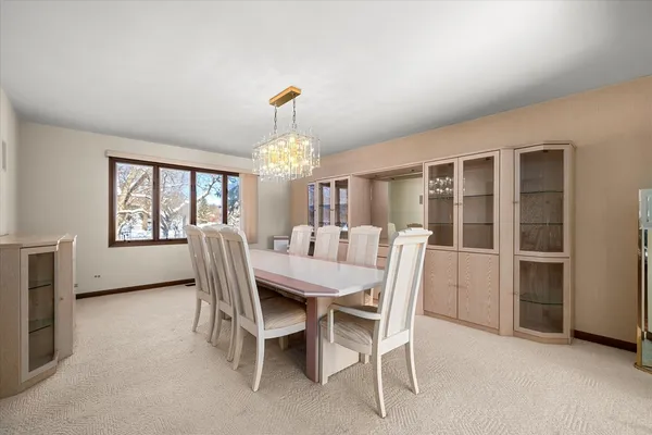 $625,000 | 9 Buckingham Drive, Sugar Grove, IL 60554