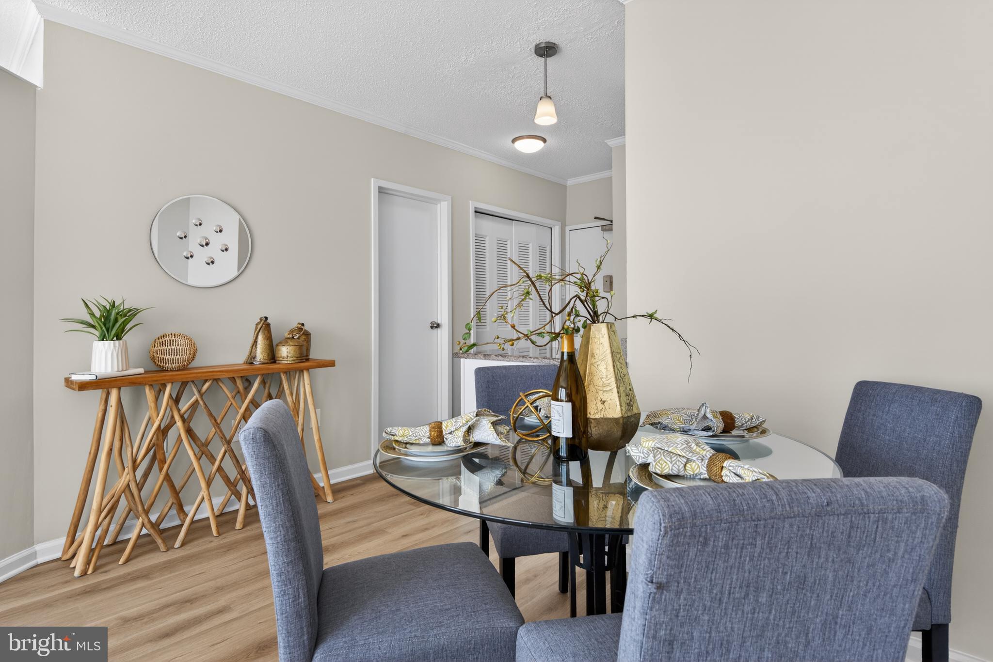 4141 North Henderson Road, Unit 1209 Arlington, VA 22203 - Photo 7 of 44 Dining Area