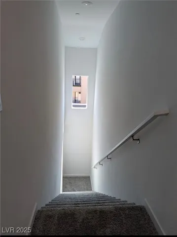 $2,100 | 6270 Foxes Dl Street, Las Vegas, NV 89166