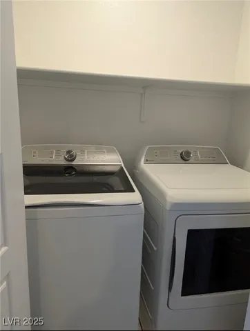 $2,100 | 6270 Foxes Dl Street, Las Vegas, NV 89166