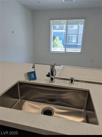 $2,100 | 6270 Foxes Dl Street, Las Vegas, NV 89166