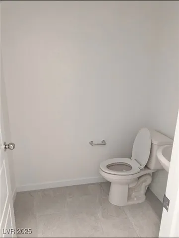 $2,100 | 6270 Foxes Dl Street, Las Vegas, NV 89166