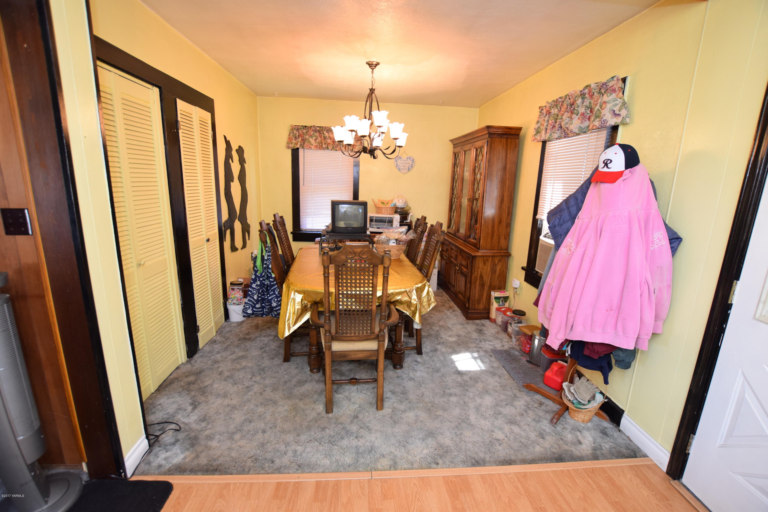 13760 Rutherford Road Yakima, WA 98903 - Photo 9 of 25 a view of a room with furniture and a window