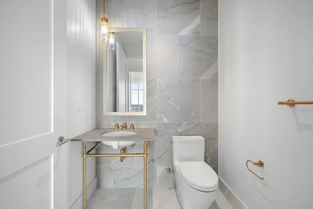 $9,750,000 | 240 Devonshire Street, Unit PH 2C, Boston, MA 02110