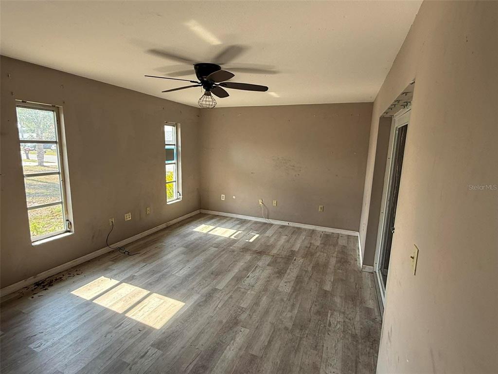 3101 Bispham Road Sarasota, FL 34231 - Photo 6 of 15