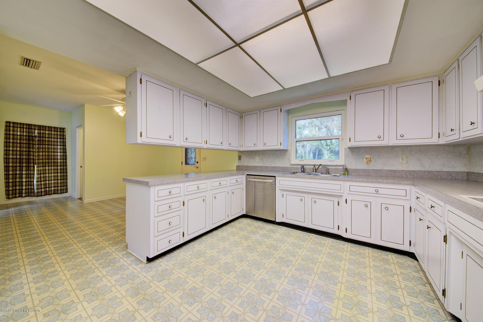 2175 Turpentine Road Mims, FL 32754 - Photo 11 of 67 Kitchen & Breakfast Nook