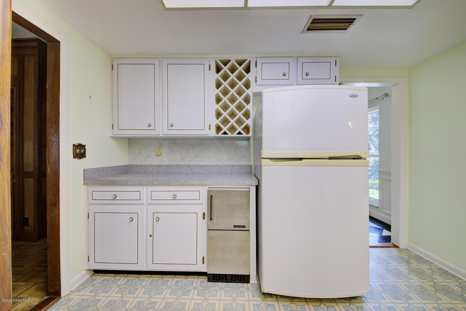 2175 Turpentine Road Mims, FL 32754 - Photo 15 of 67 Kitchen with Ice Maker