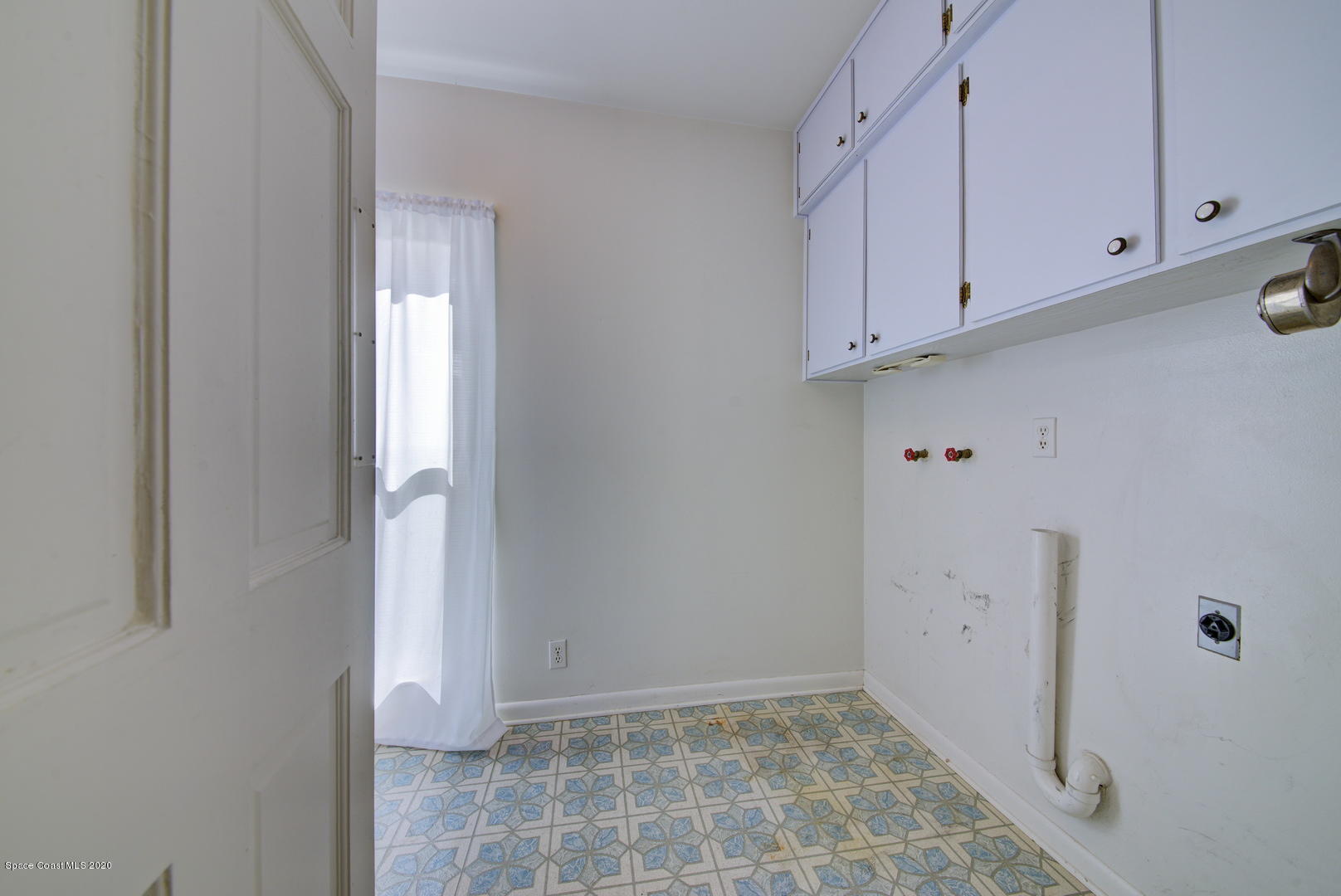 2175 Turpentine Road Mims, FL 32754 - Photo 16 of 67 Laundry Room