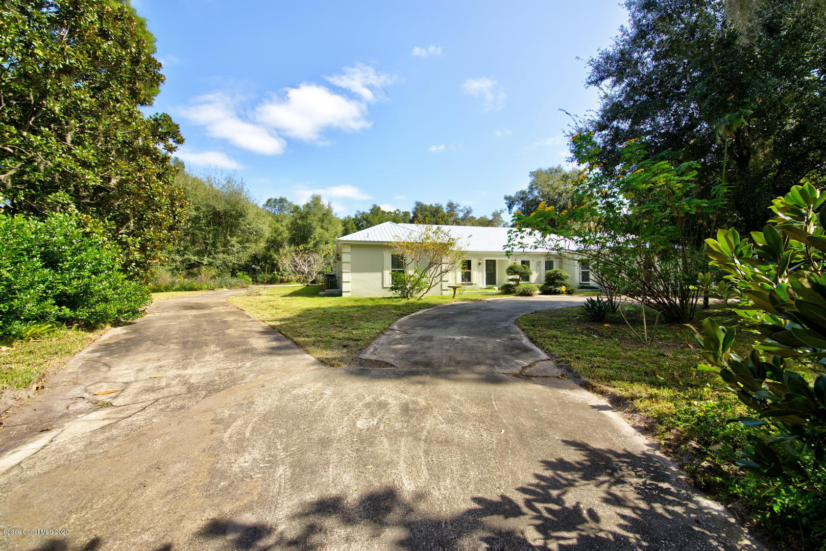 2175 Turpentine Road Mims, FL 32754 - Photo 3 of 67 Lots of parking space