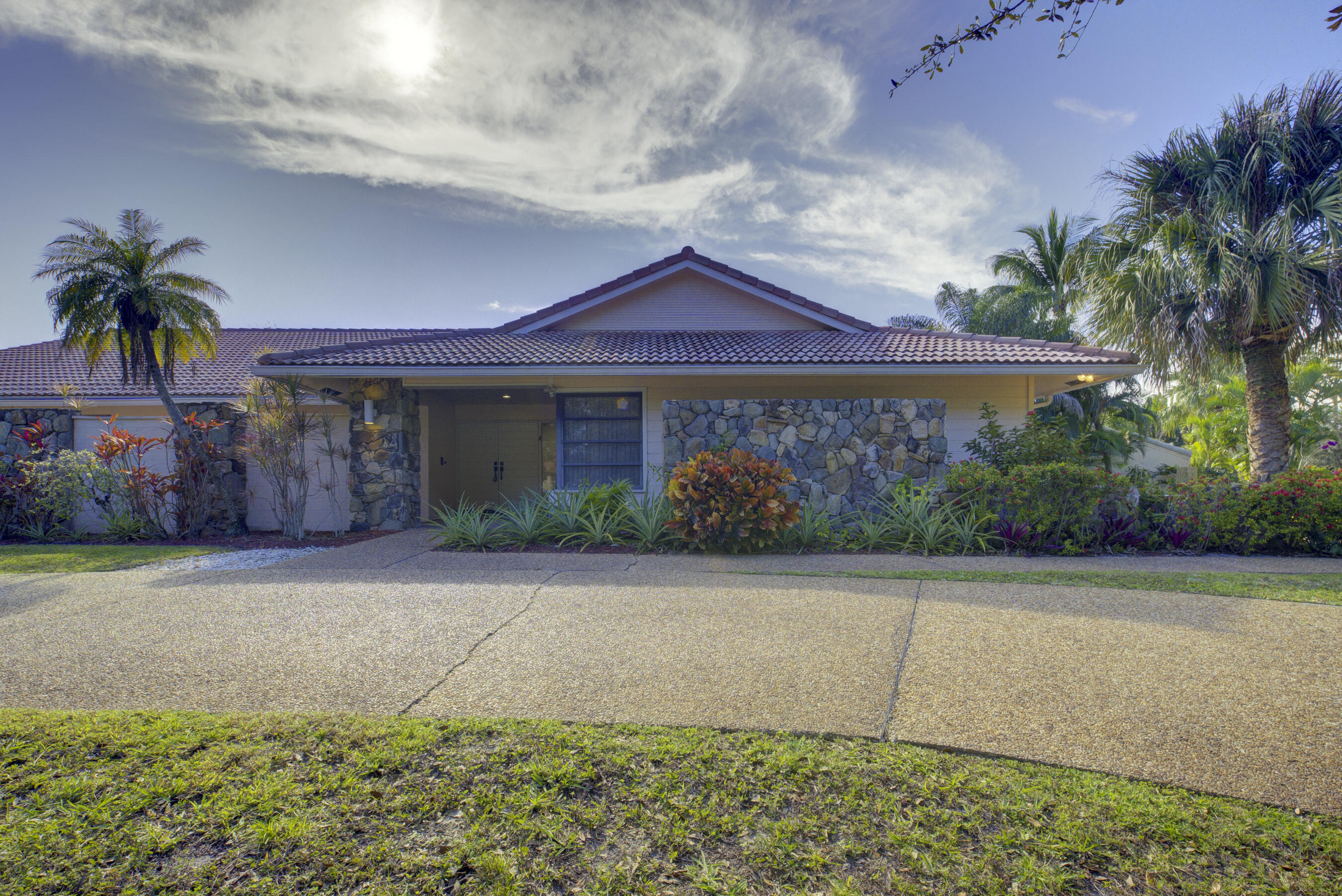 7441 Estrella Circle Boca Raton, FL 33433 - Photo 2 of 57 FRONT