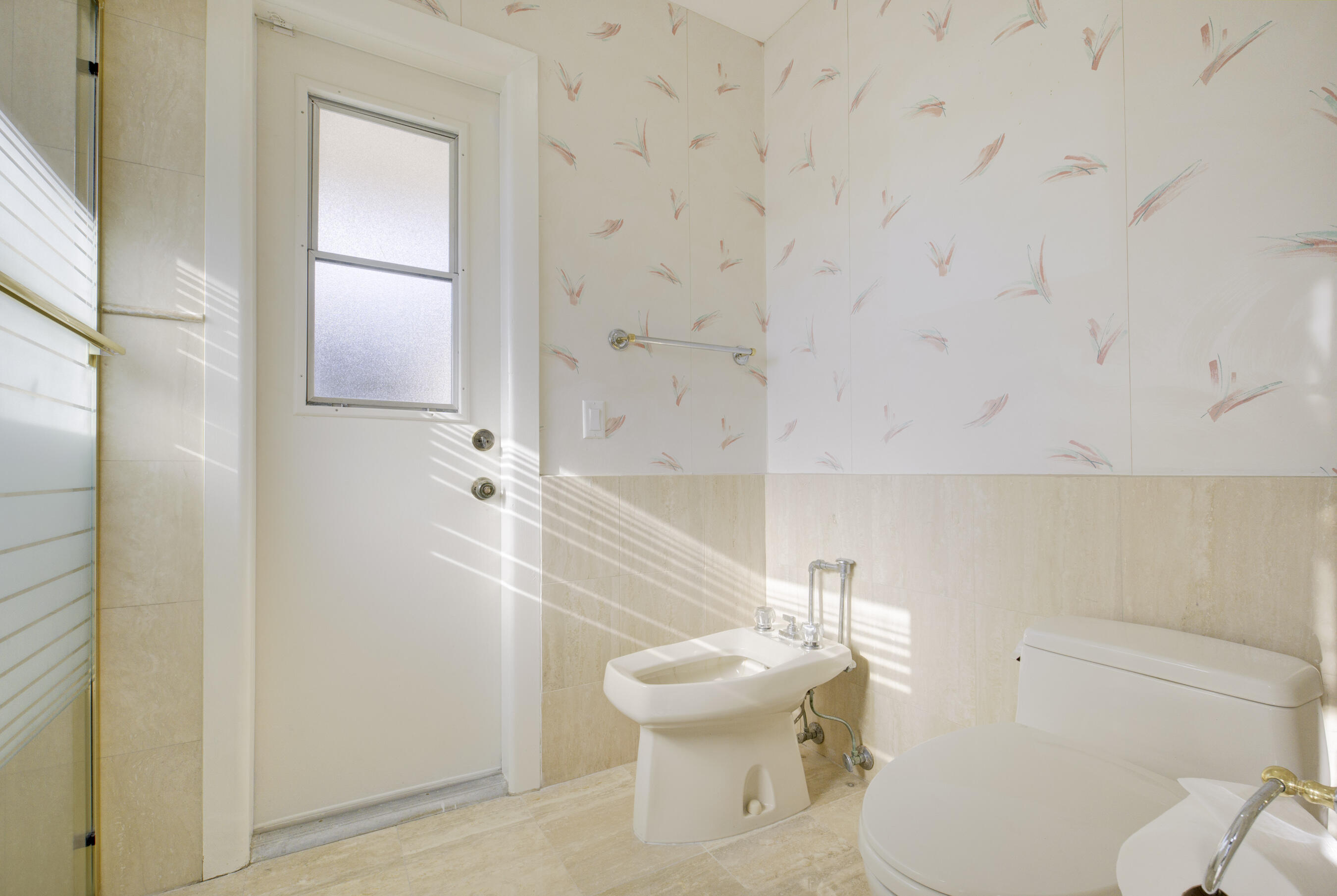 7441 Estrella Circle Boca Raton, FL 33433 - Photo 26 of 57 MASTER BATHROOM