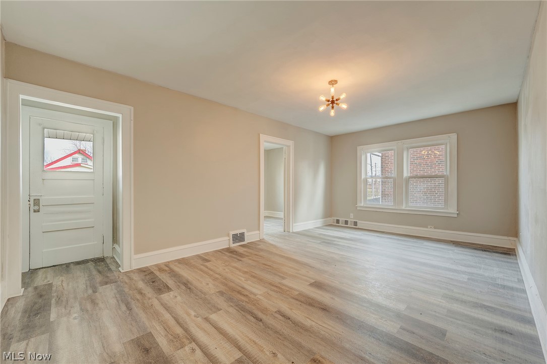 974 Royal Road Cleveland, OH 44110 - Photo 11 of 34