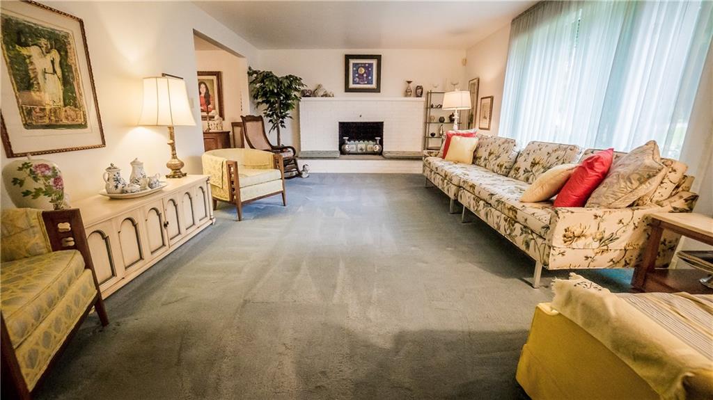 308 Beech Road Butler, PA 16001 - Photo 12 of 25 Spacious 25x16 Family Room