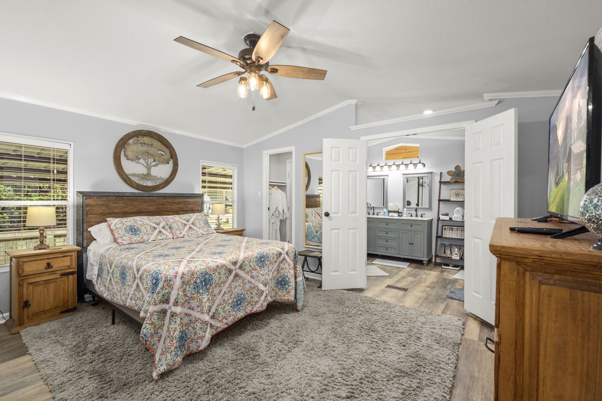 69 Key Largo Loop Point Blank, TX 77364 - Photo 18 of 31 Primary Bedroom