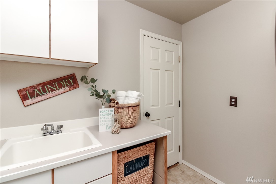 13938 Southeast 159th Place Renton, WA 98058 - Photo 33 of 38 Gallery Image 33