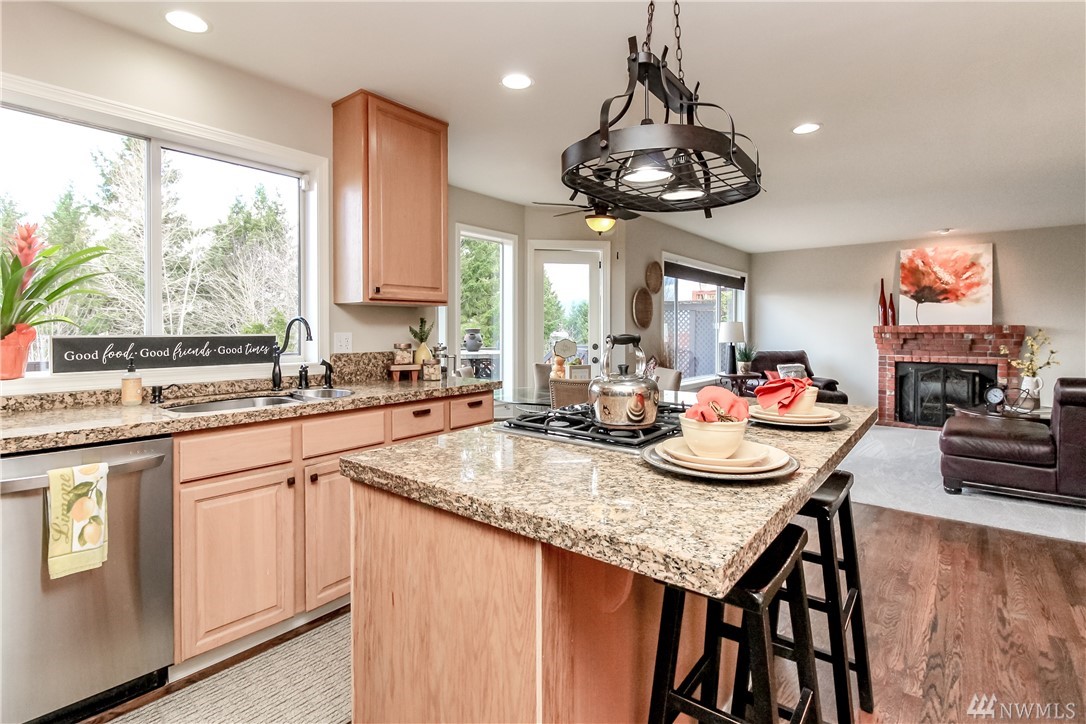 13938 Southeast 159th Place Renton, WA 98058 - Photo 8 of 38 Gallery Image 8