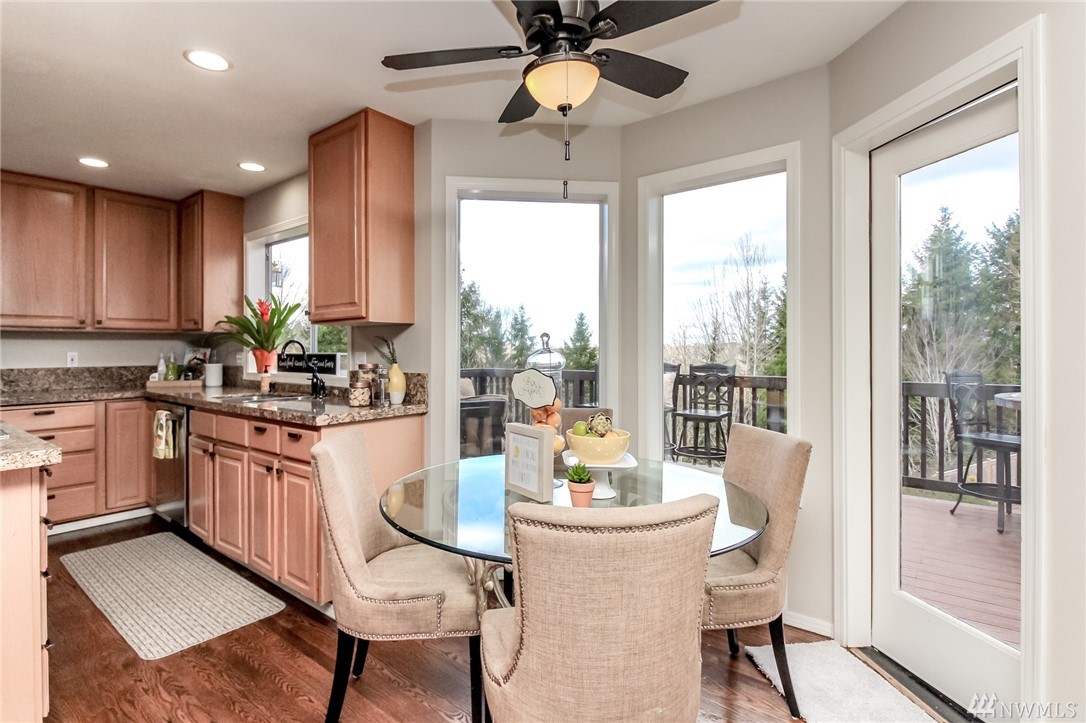 13938 Southeast 159th Place Renton, WA 98058 - Photo 9 of 38 Gallery Image 9