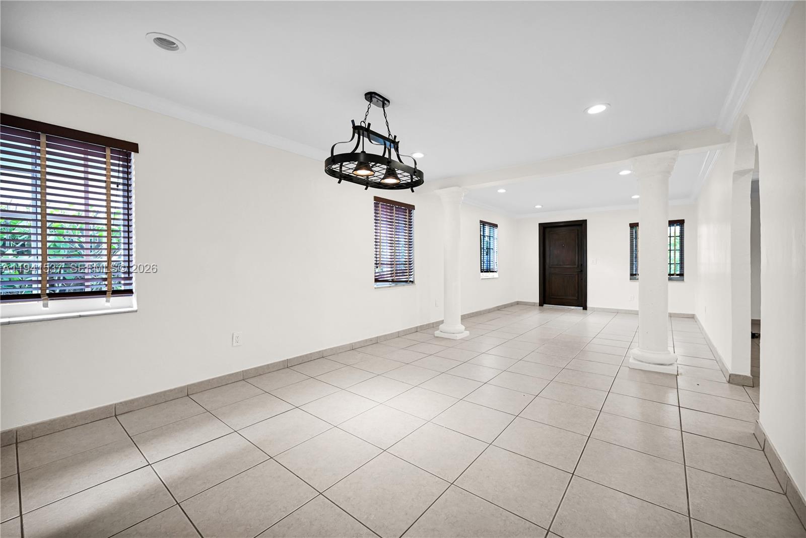 6560 Southwest 39th Street Miami, FL 33155 - Photo 11 of 17 a view of an empty room and window