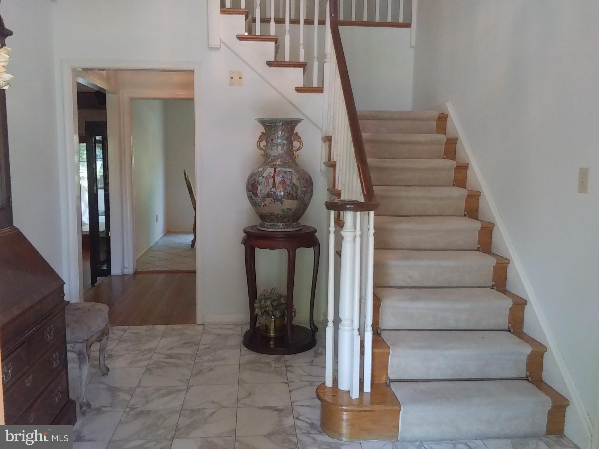 577 Sentinel Road Moorestown, NJ 08057 - Photo 3 of 25 Foyer