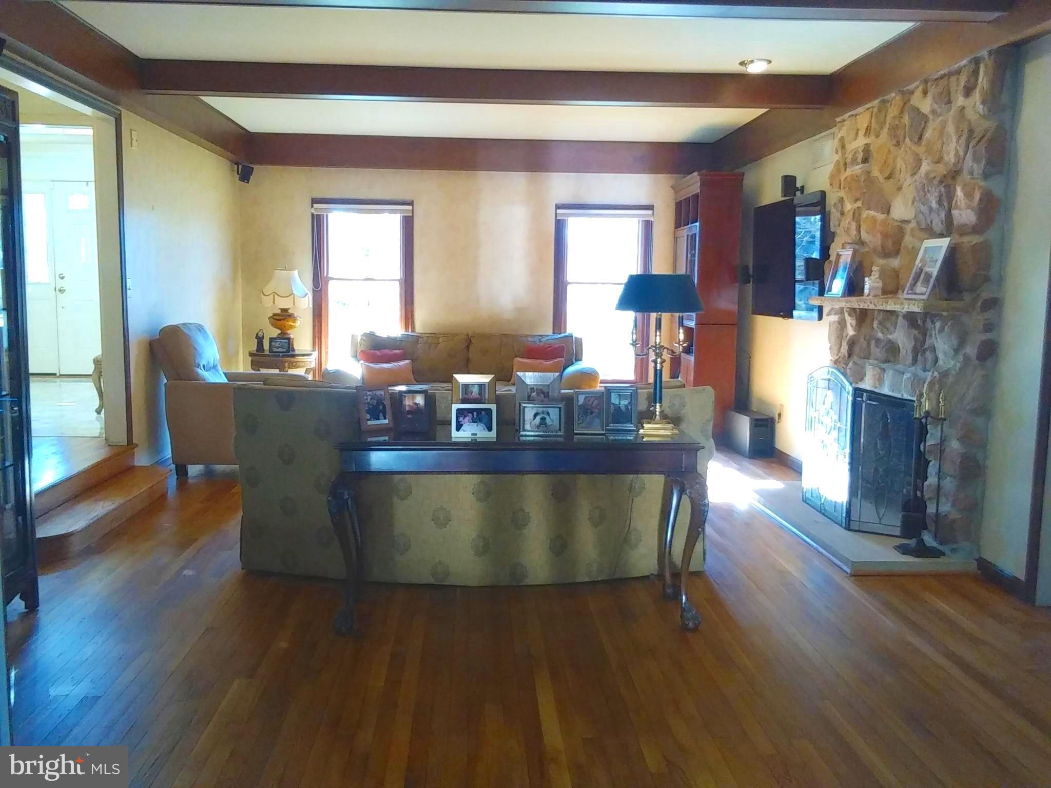 577 Sentinel Road Moorestown, NJ 08057 - Photo 4 of 25 Family Room