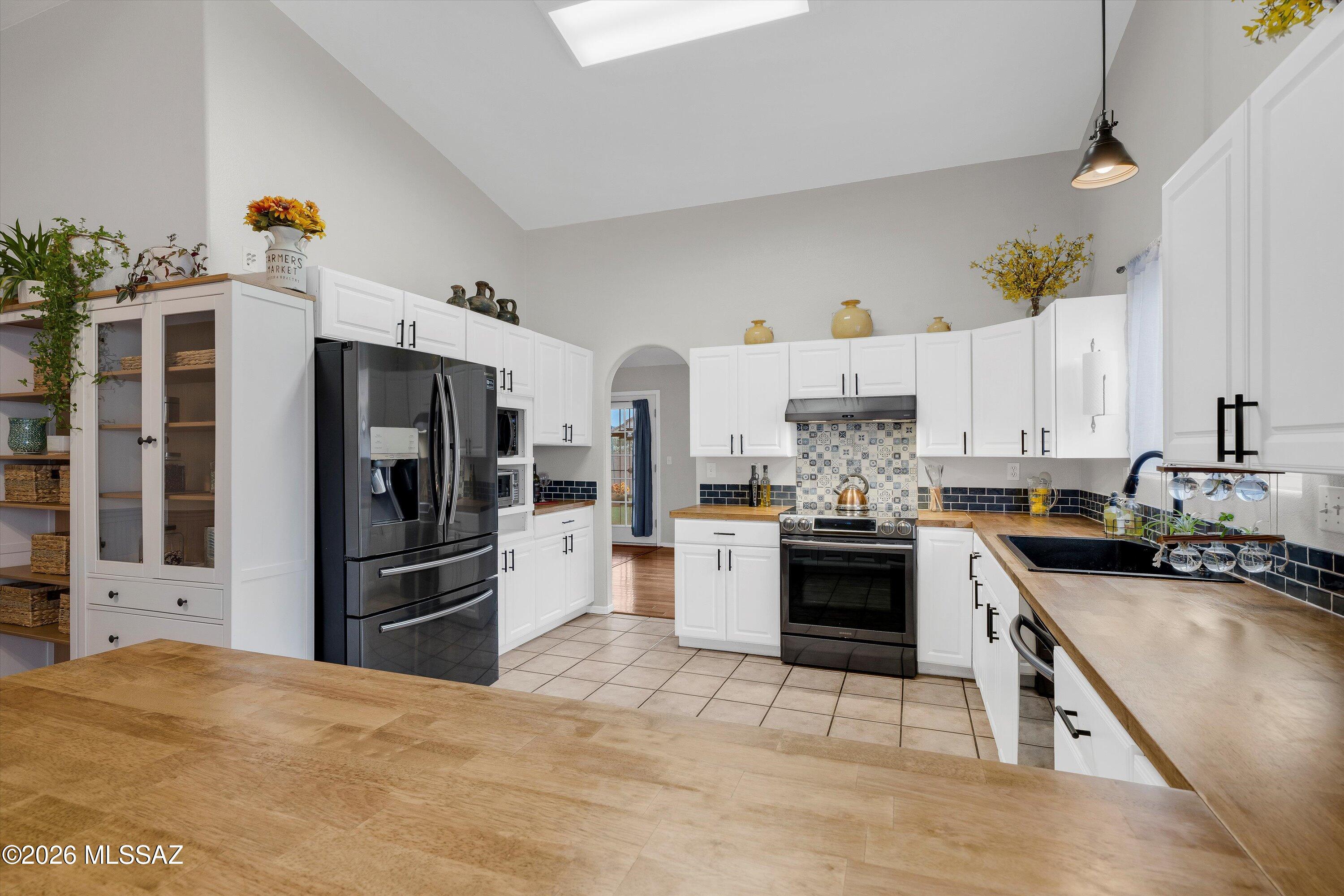 851 South Smokey Mountains Road Tucson, AZ 85748 - Photo 12 of 47