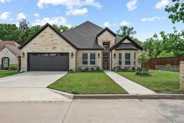 $699,500 | 57 Lone Oak Boulevard, Pottsboro, TX 75076