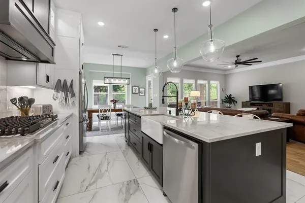 $699,500 | 57 Lone Oak Boulevard, Pottsboro, TX 75076