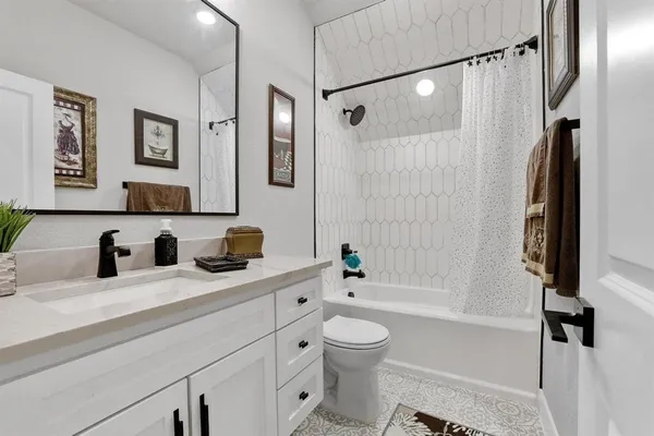 $699,500 | 57 Lone Oak Boulevard, Pottsboro, TX 75076
