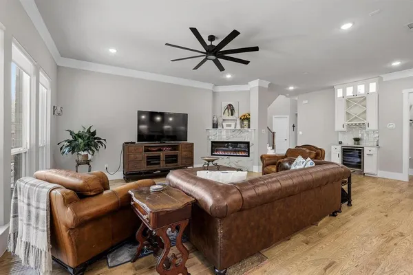$699,500 | 57 Lone Oak Boulevard, Pottsboro, TX 75076
