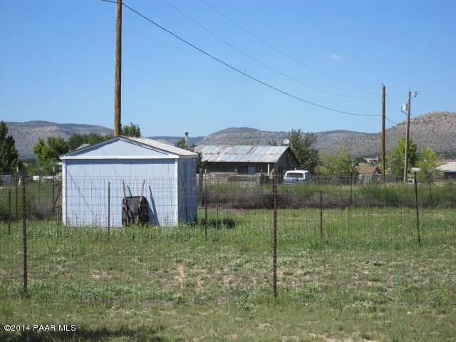 850 West Iris Road Paulden, AZ 86334 - Photo 14 of 17 a view of a garden