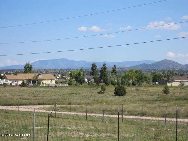 850 West Iris Road Paulden, AZ 86334 - Photo 17 of 17 a view of a terrace