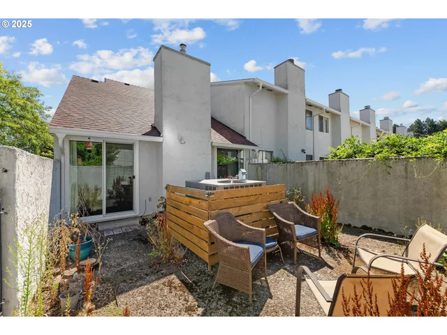 $300,000 | 3300 Northeast 29th Street, Gresham, OR 97030