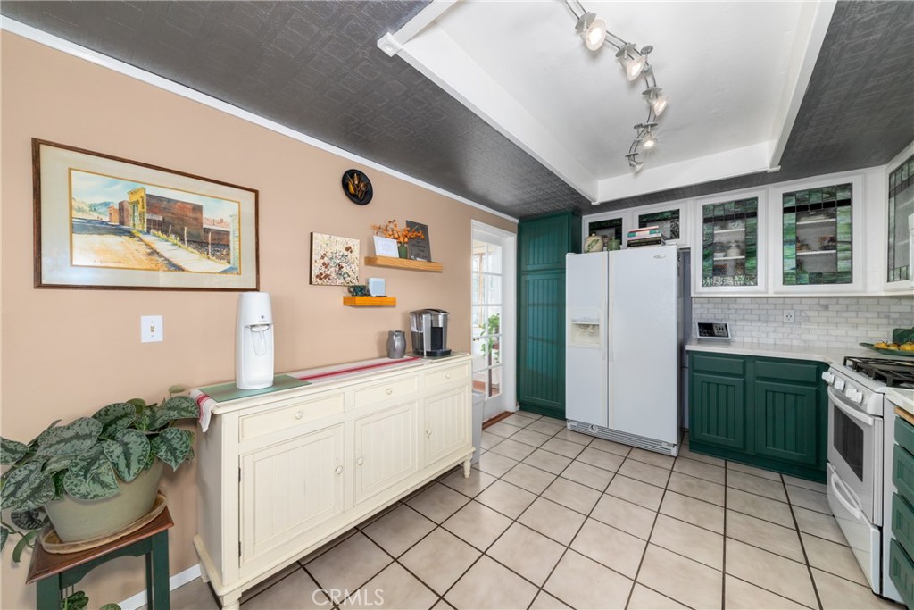 361 Canyon View Drive Calimesa, CA 92320 - Photo 13 of 43