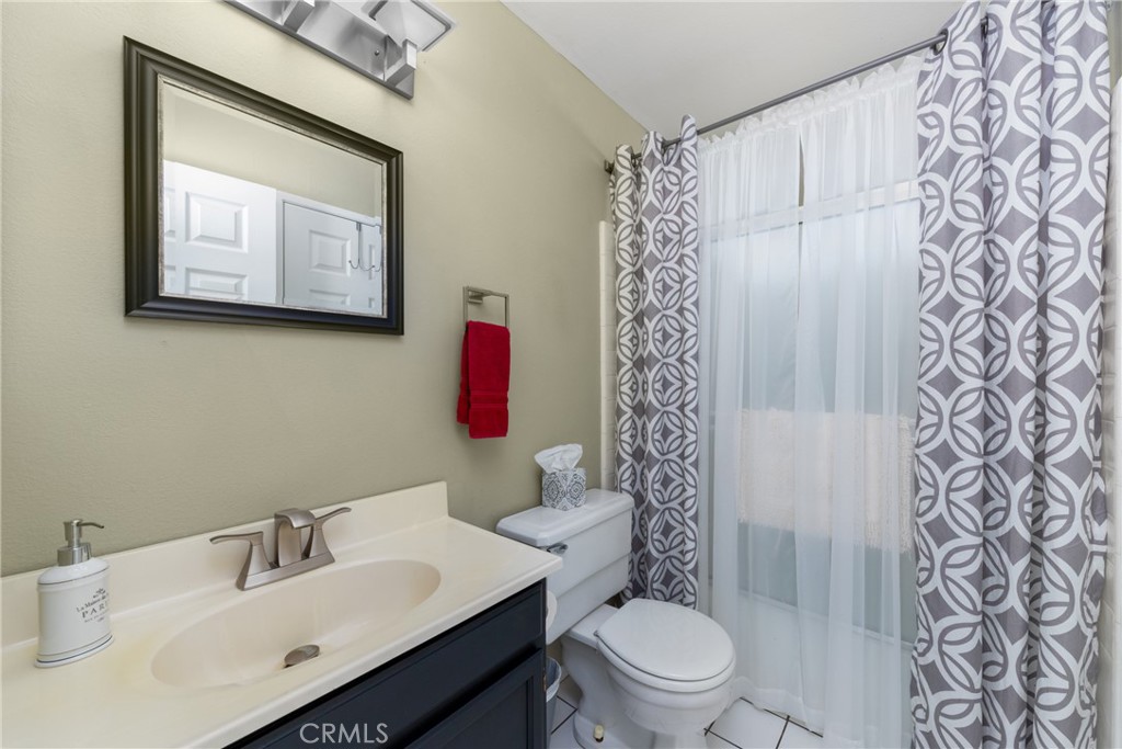 361 Canyon View Drive Calimesa, CA 92320 - Photo 18 of 43 Bathroom 2