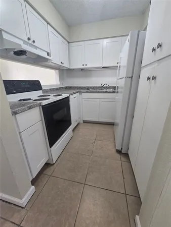 $875 | 1221 Hopkins Street, Unit 8, San Marcos, TX 78666