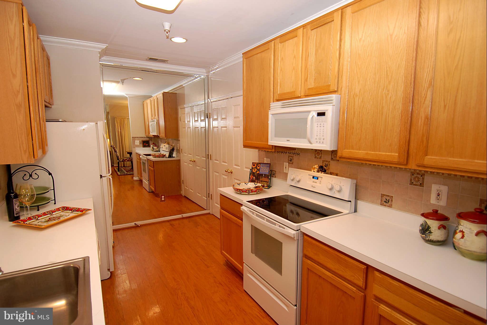 12705 Found Stone Road, Unit 7104 Germantown, MD 20876 - Photo 13 of 28 Kitchen