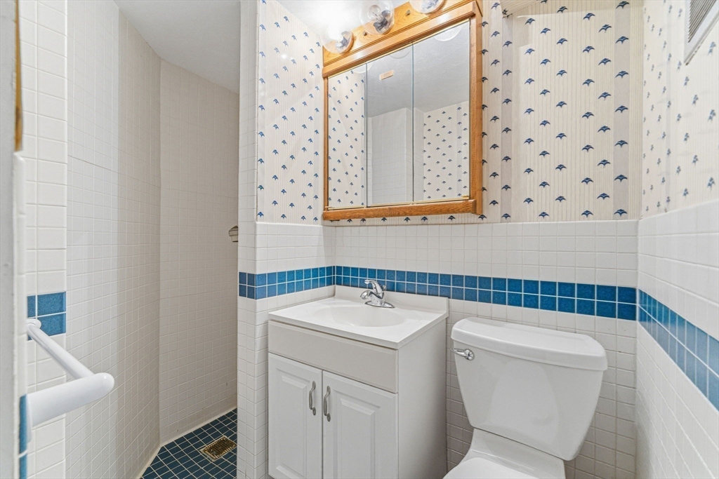 124 Deborah Road Newton, MA 02459 - Photo 32 of 39